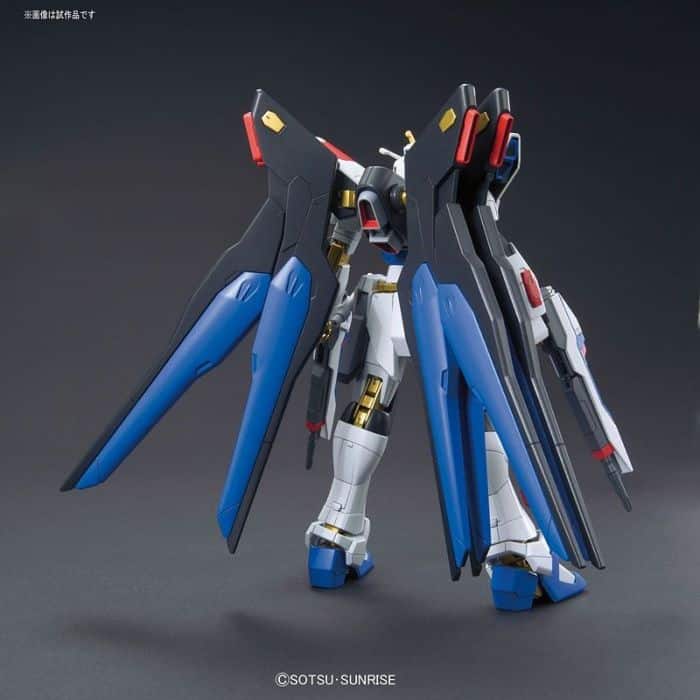 High Grade Strike Freedom Gundam Pose 3