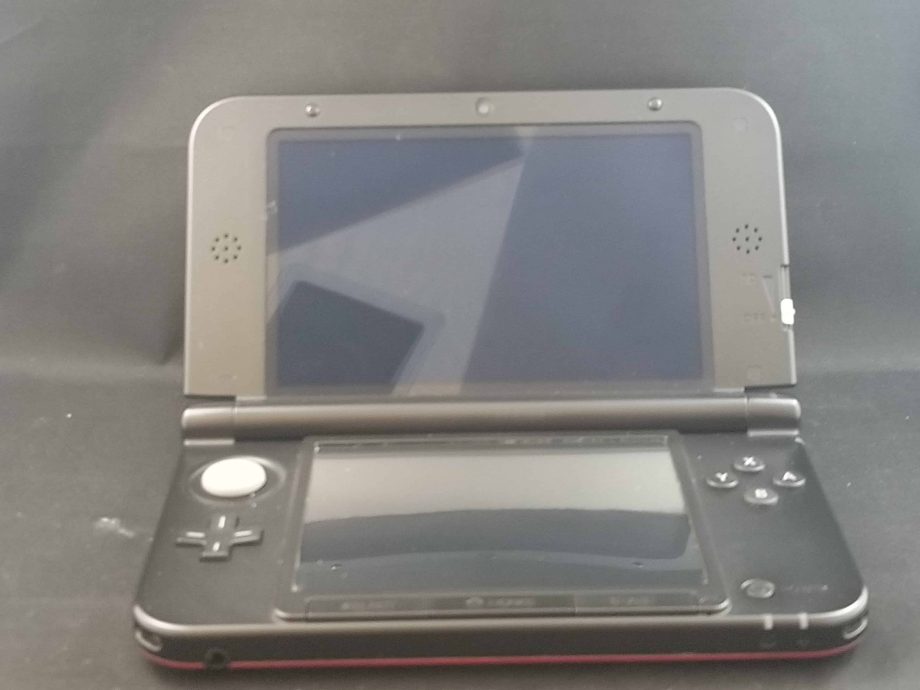 Nintendo 3DS XL Pokemon X & Y Red Limited Edition System Pose 3