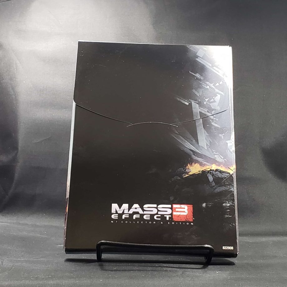 Mass Effect 3 N7 Collector's Edition Pose 4