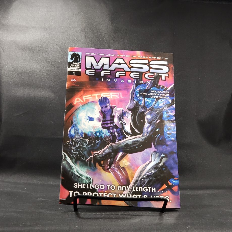 Mass Effect 3 N7 Collector's Edition Pose 7