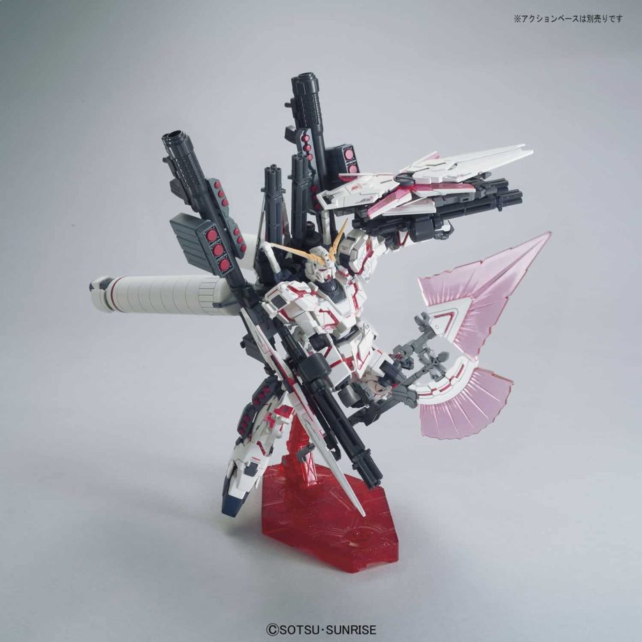 Gundam Universal Century 1/144 High Grade Full Armor Unicorn Gundam Destroy Mode/Red Color Ver Pose 2